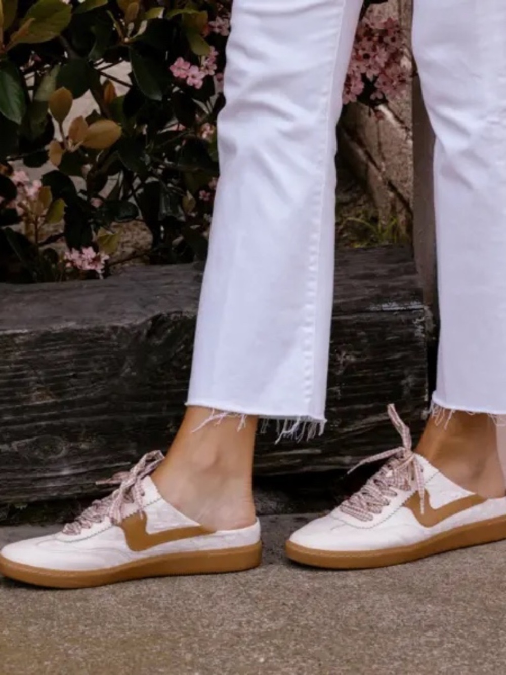 DOLCE VITA Notice Slide Sneaker Size 6